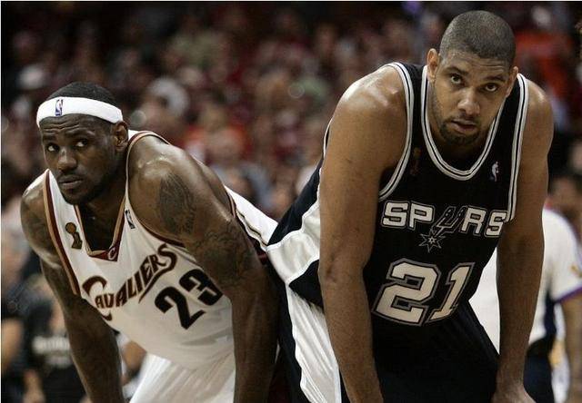 英媒盘点与主帅闹僵球员结局：小贝基恩C罗离队，希勒遭弃用（英媒梳理与主帅闹僵球员结局：贝克汉姆、基恩与C罗离队，希勒遭雪藏）