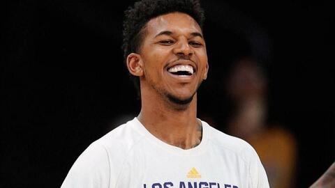 足球报：申花将利用今年最后两场亚冠来决定人员的去留（足球报：申花将以年内最后两场亚冠为考察依据确定人员去留）