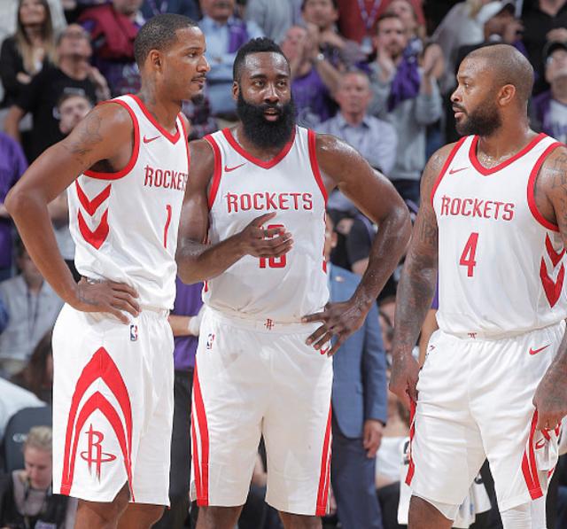 鲍威尔：高诗岩做出了非常好的表率作用 他能够把全队融在一起（鲍威尔赞高诗岩：以身作则，带动全队融为一体）