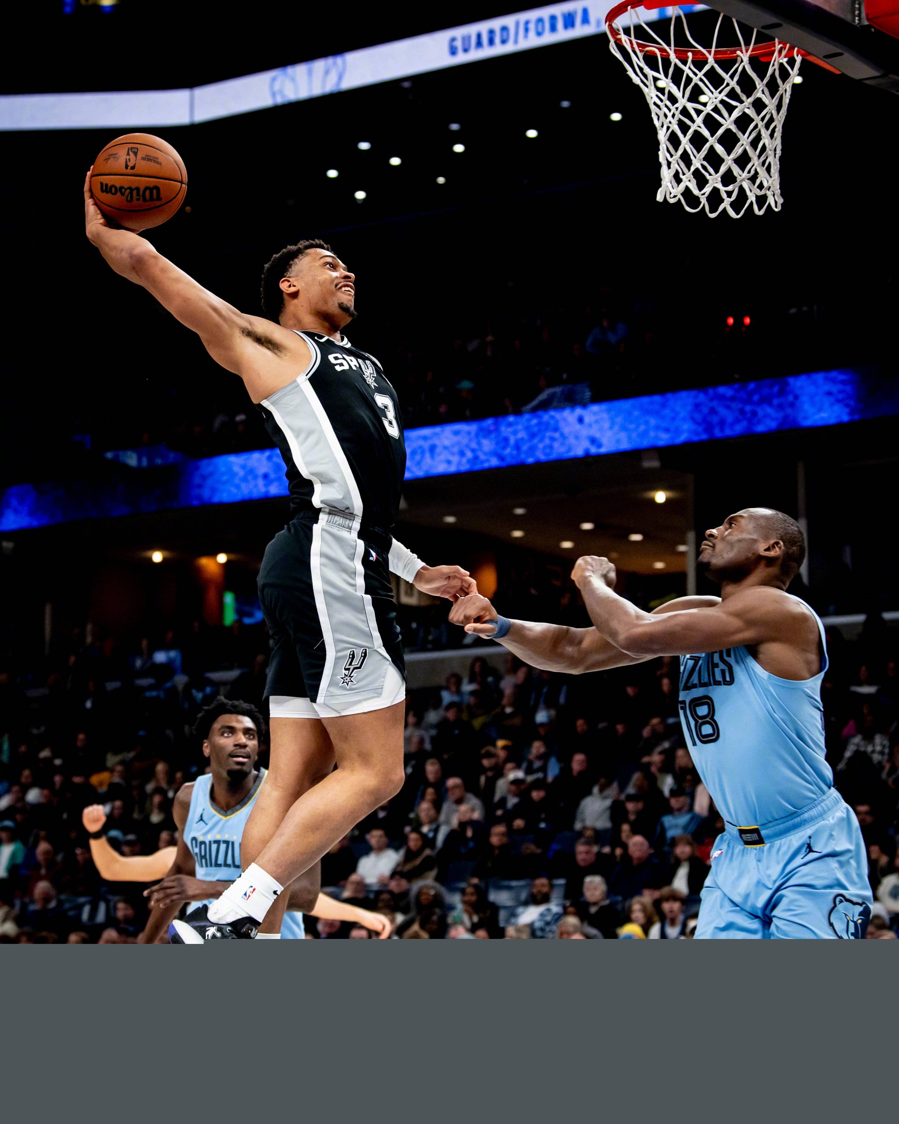 记者：拜仁将于明年一月开始与凯恩谈续约（记者：拜仁计划在明年一月启动与凯恩的续约谈判）